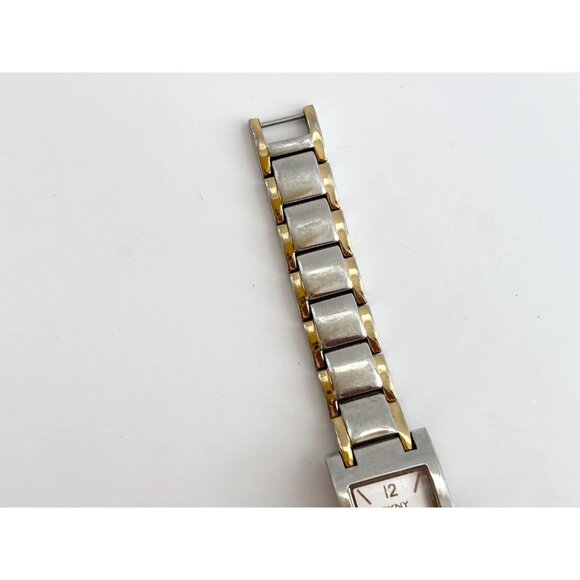 DKNY Dual Toned 250701 NY-3604 5ATM Vintage Women's Wristwatch - 17.5mm - WORKS! - Picture 2 of 13